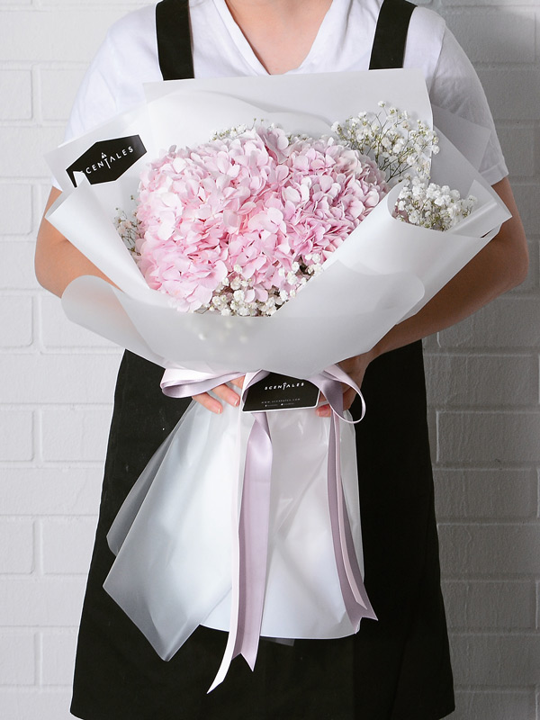 pink-hydrangea-baby-breath-flower-bouquet-white