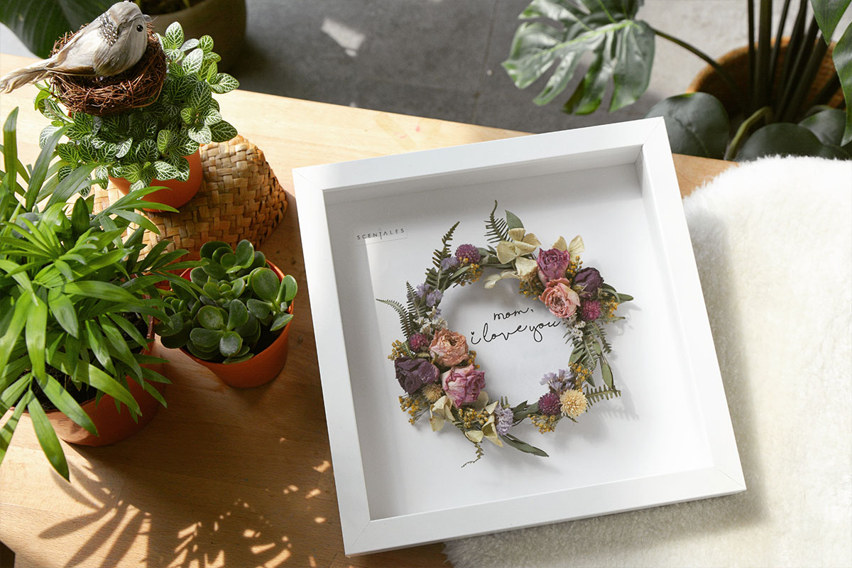 blog-mother-of-the-year-dried-flower-wooden-frame