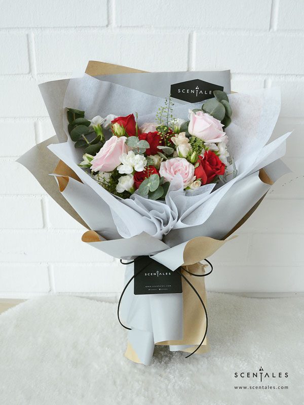 femme-fatale-flower-bouquet-lightaashblue