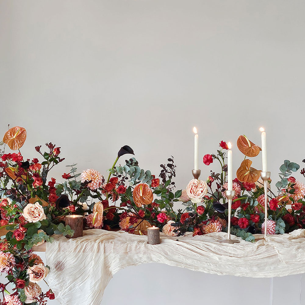 floral-class-long-table-decor-1000x1000