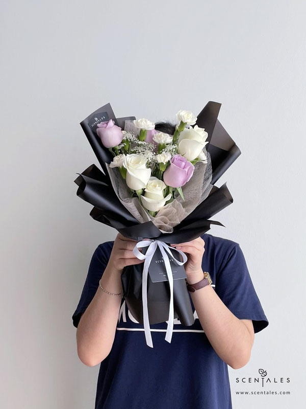 Estrella Flower Bouquet Fresh flower bouquet with Lilac rose, white rose, white spray carnation and white ammi majus