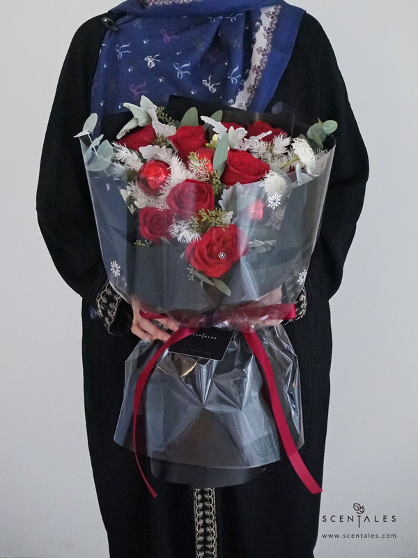 winter-spell-fresh-flower-bouquet-red-02-600x800