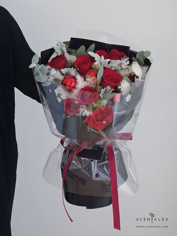 winter-spell-fresh-flower-bouquet-red-03-600x800