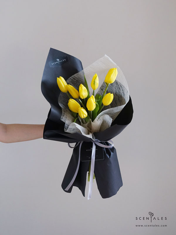 minimalist-tulip-fresh-flower-bouquet-yellow-03-600x800 (Pre-order) Minimalist Tulip Flower Bouquet (Black) - Image 4